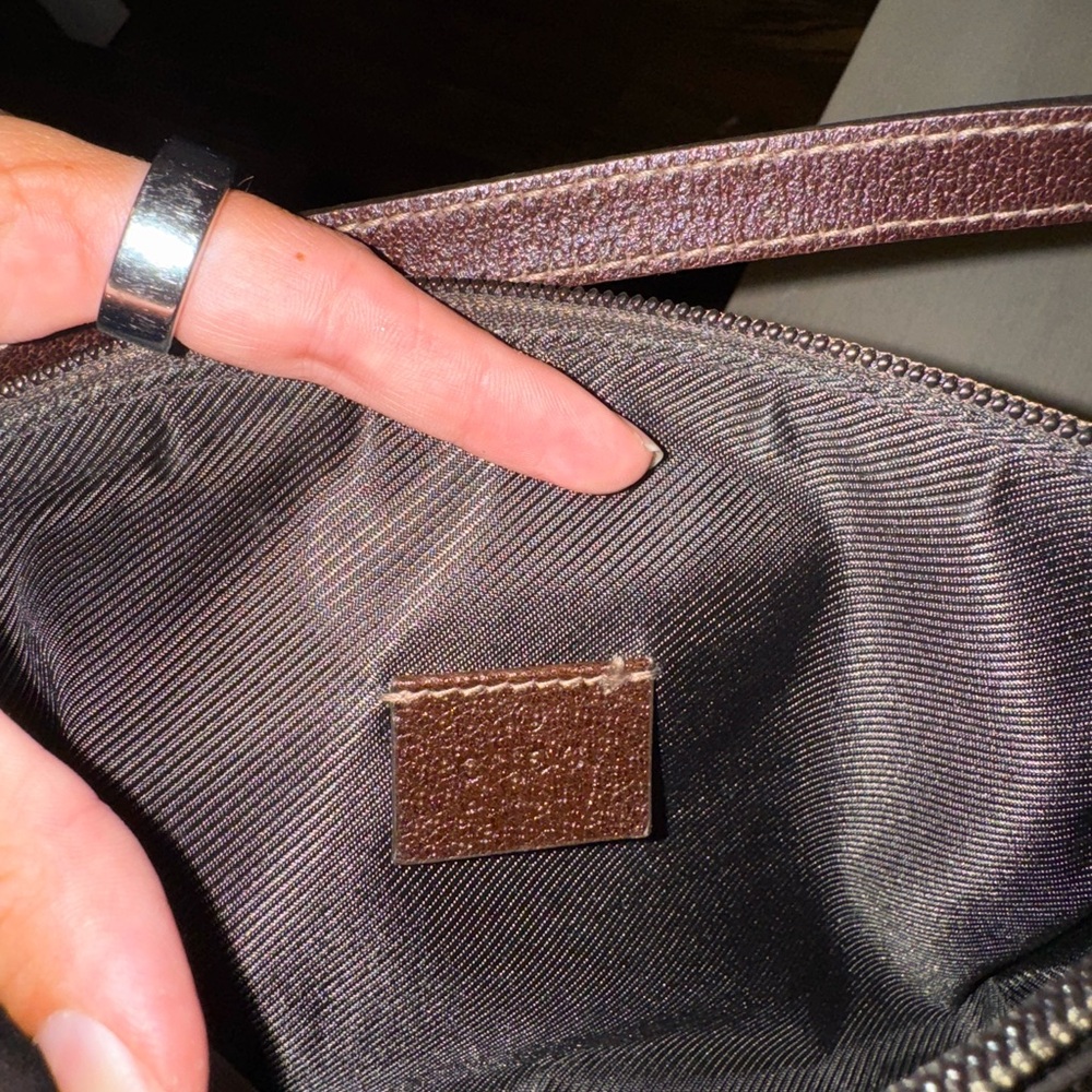 COPY - Gucci Brown Clutch with Iconic Monogram Design - Picture 4 of 4